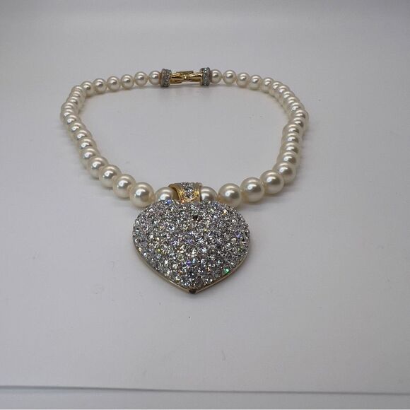 SIGNED SWAROVSKI HEART CRYSTAL PEARL NECKLACE ~ HEART PENDANT RETIRED - Picture 9 of 15